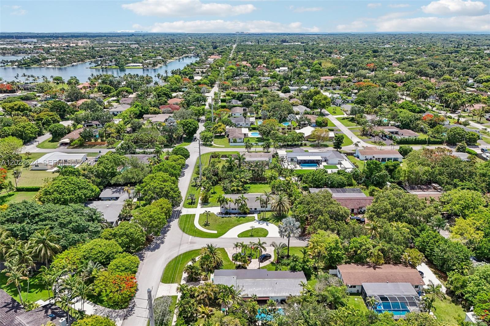 14401 SW 98th Ct Miami, FL 33176