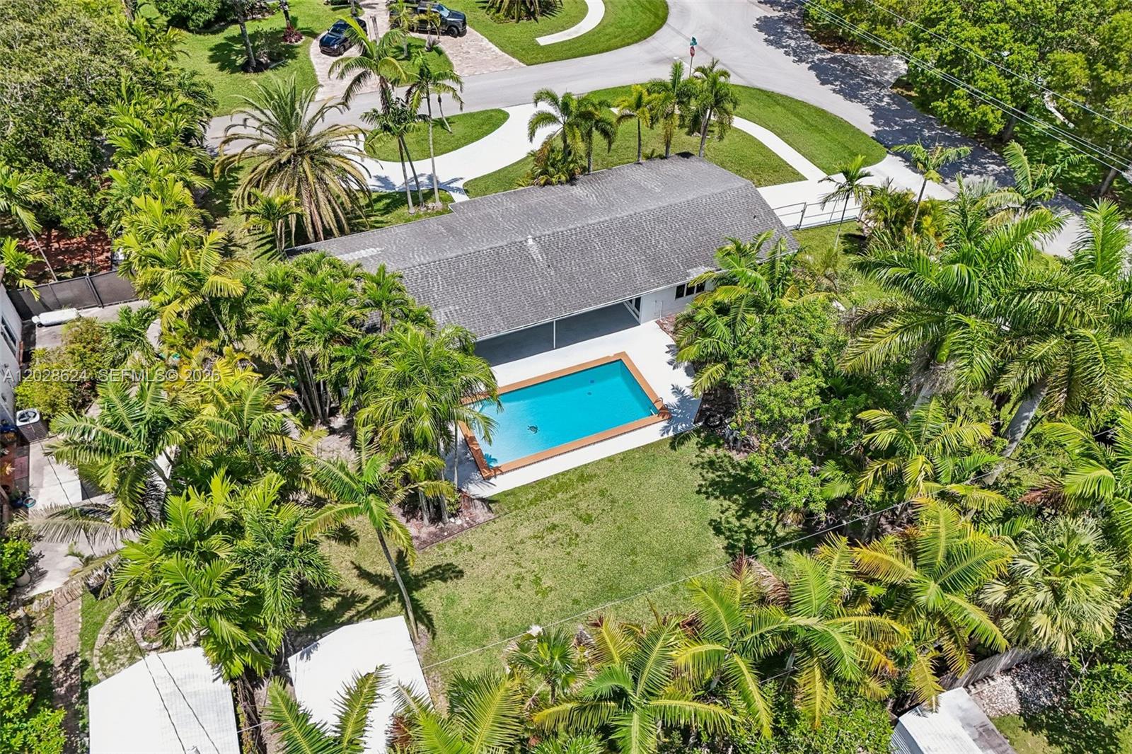 14401 SW 98th Ct Miami, FL 33176