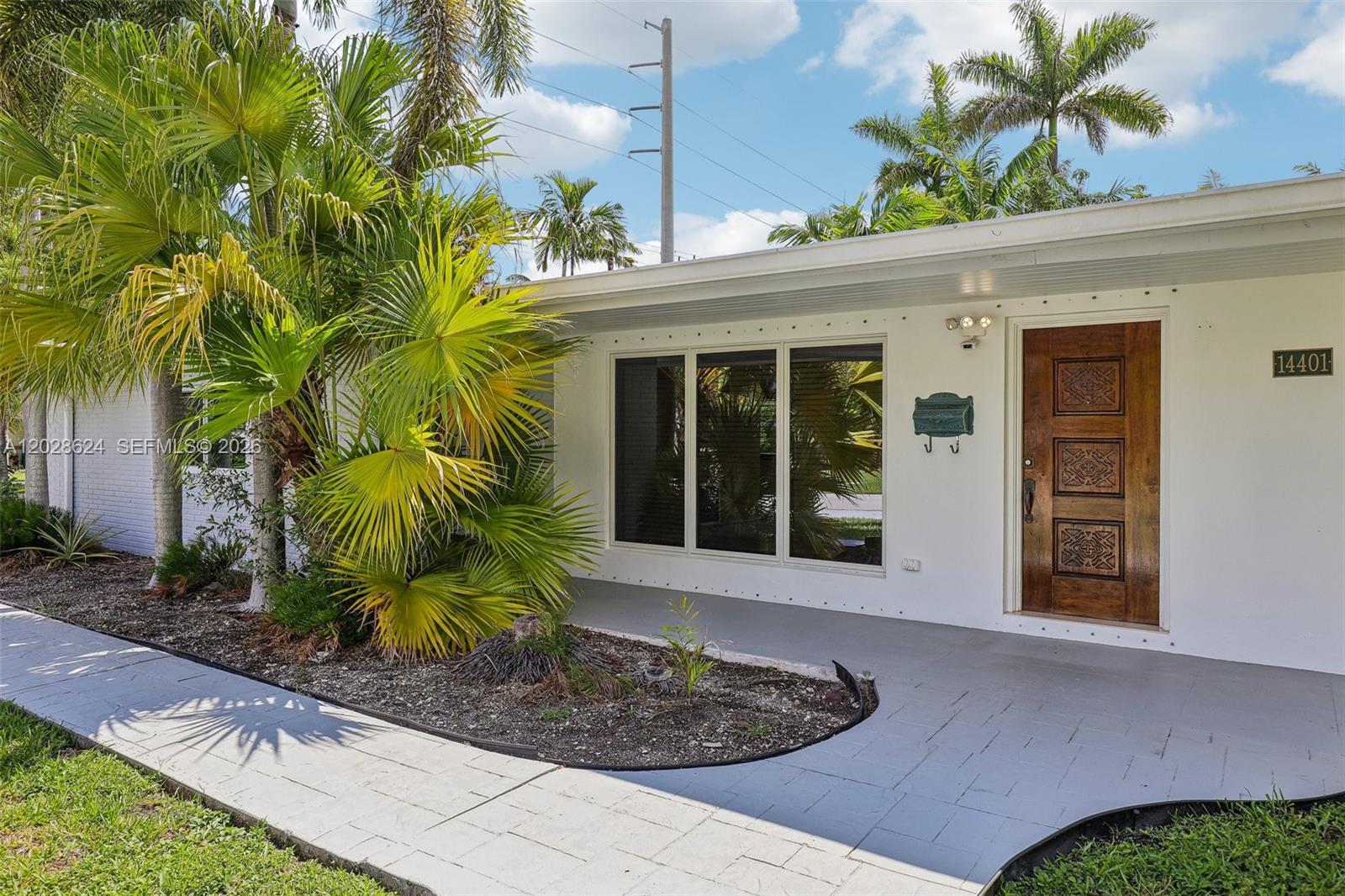 14401 SW 98th Ct Miami, FL 33176