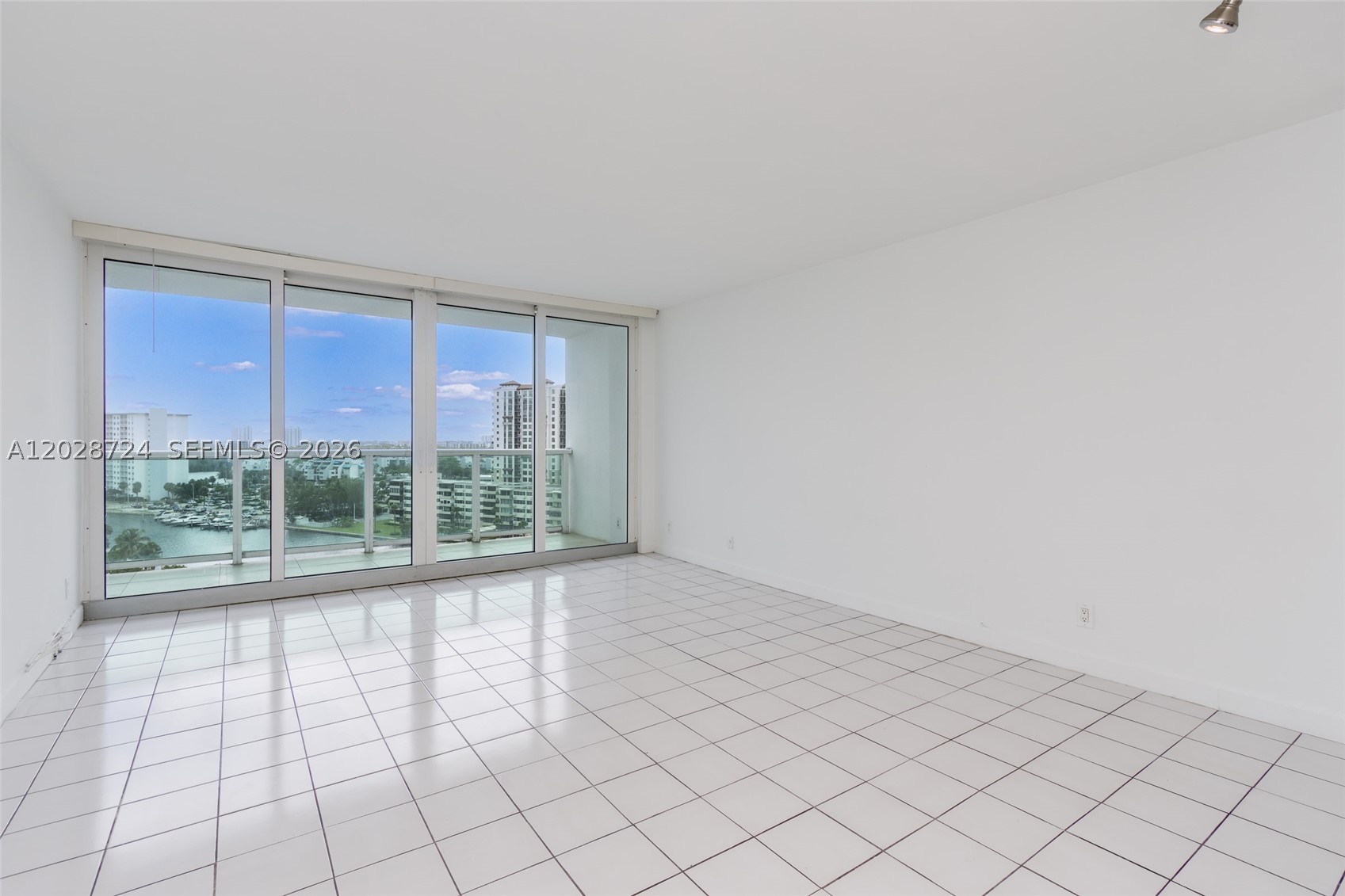 image Arlen House East10