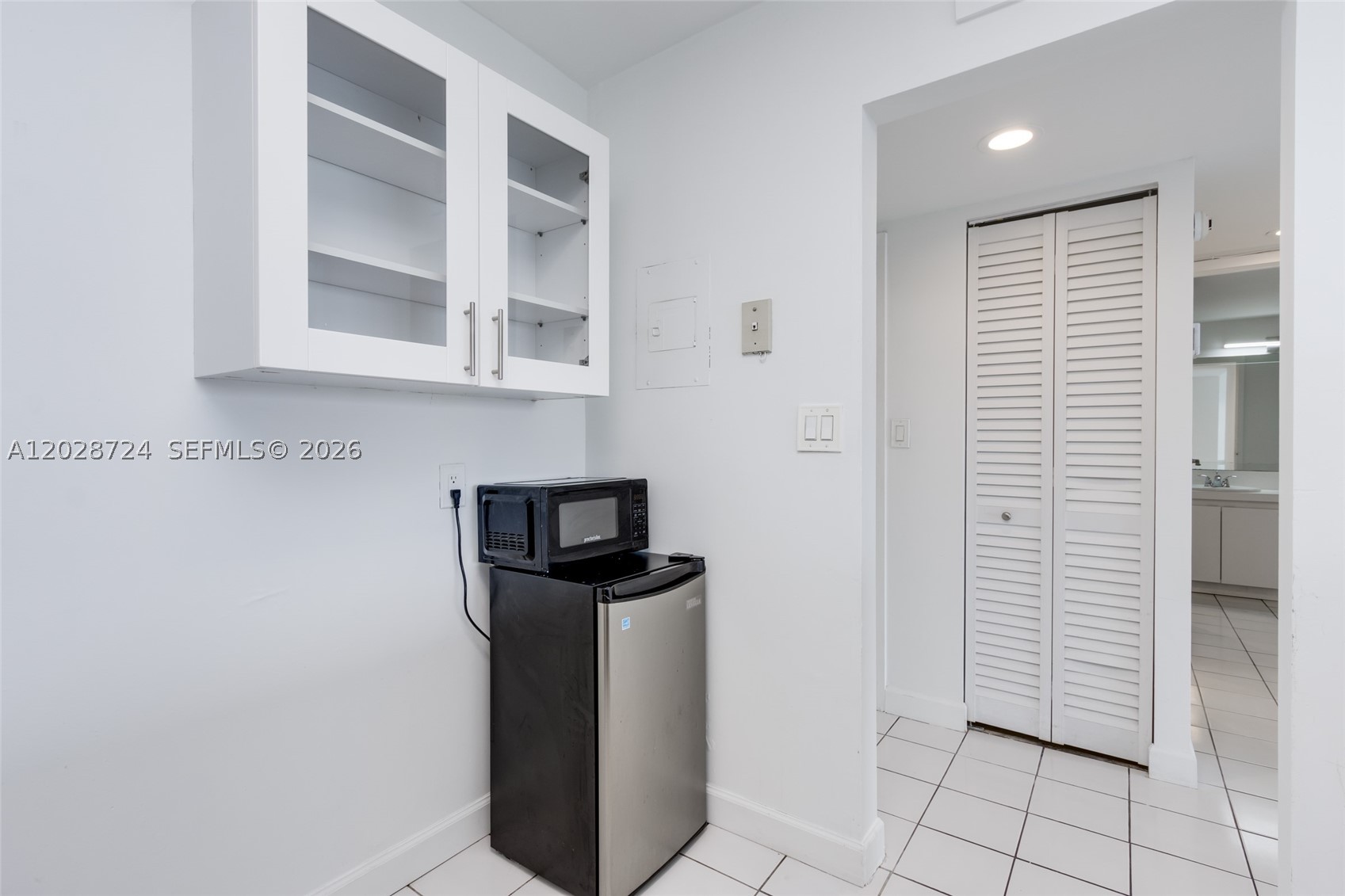 image Arlen House East15