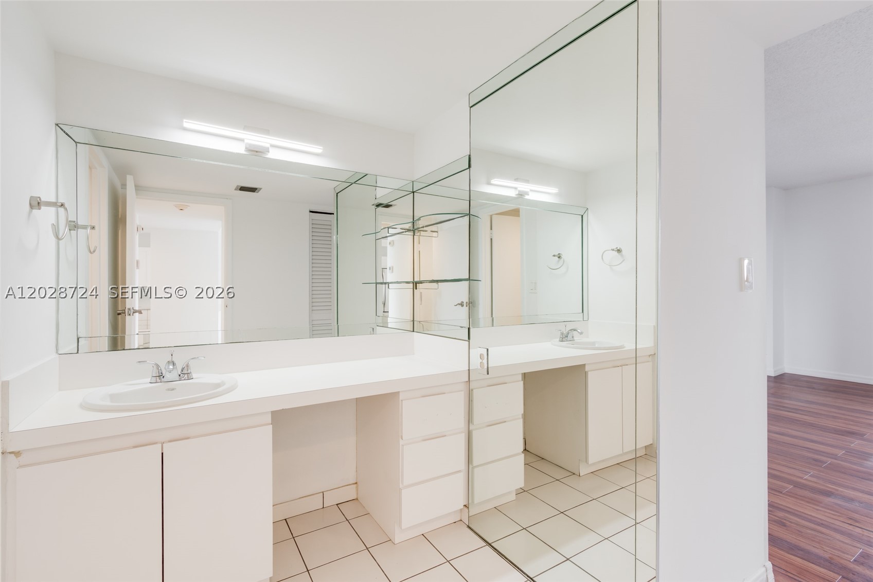 image Arlen House East19