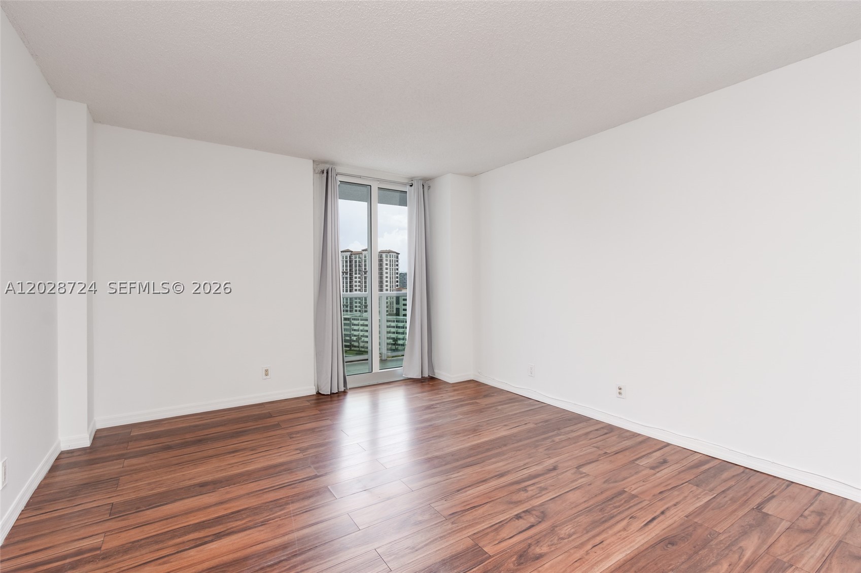 image Arlen House East23