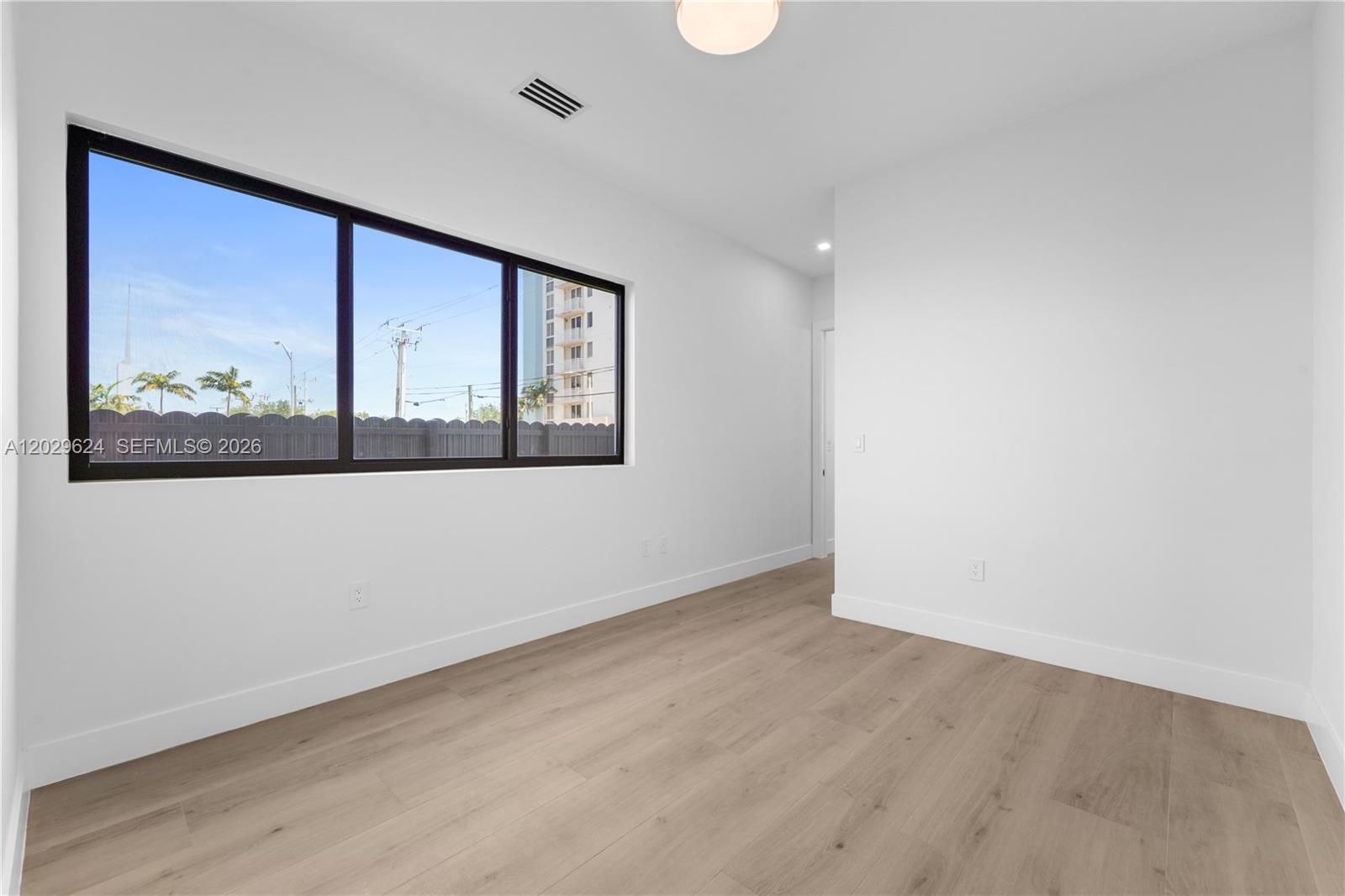 2735 SW 23rd Ter Miami, FL 33145