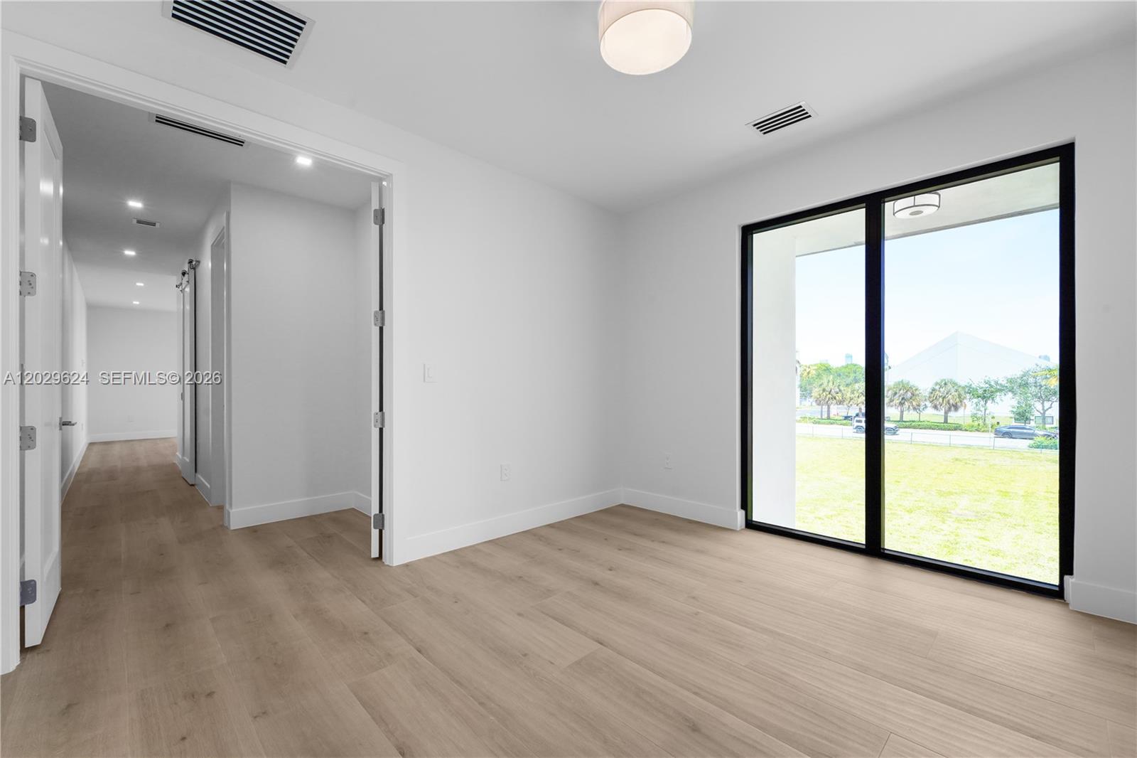 2735 SW 23rd Ter Miami, FL 33145