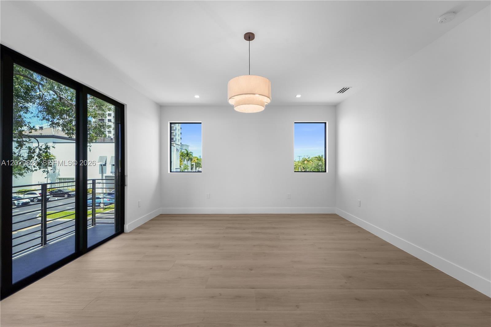 2735 SW 23rd Ter Miami, FL 33145