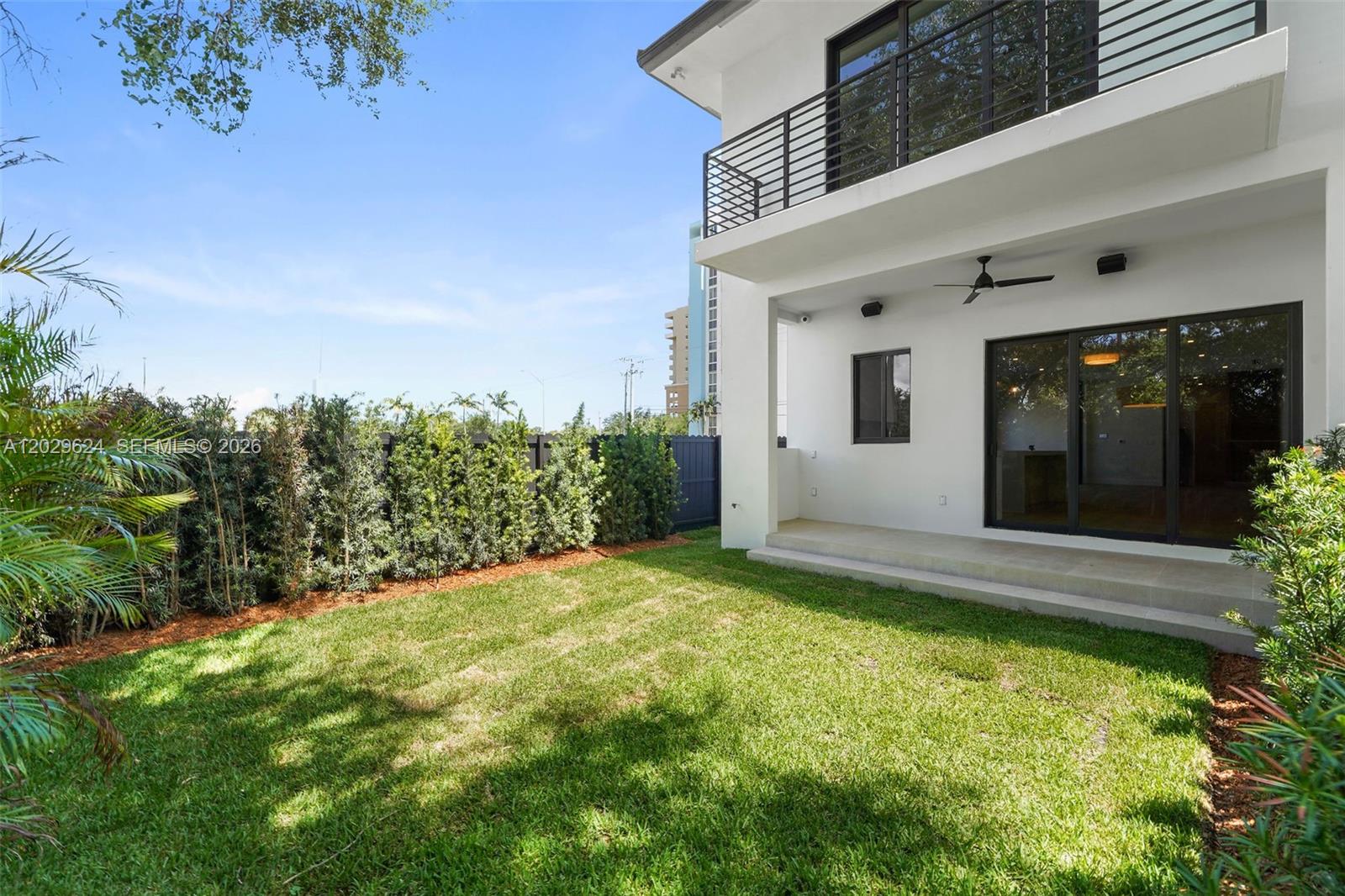 2735 SW 23rd Ter Miami, FL 33145
