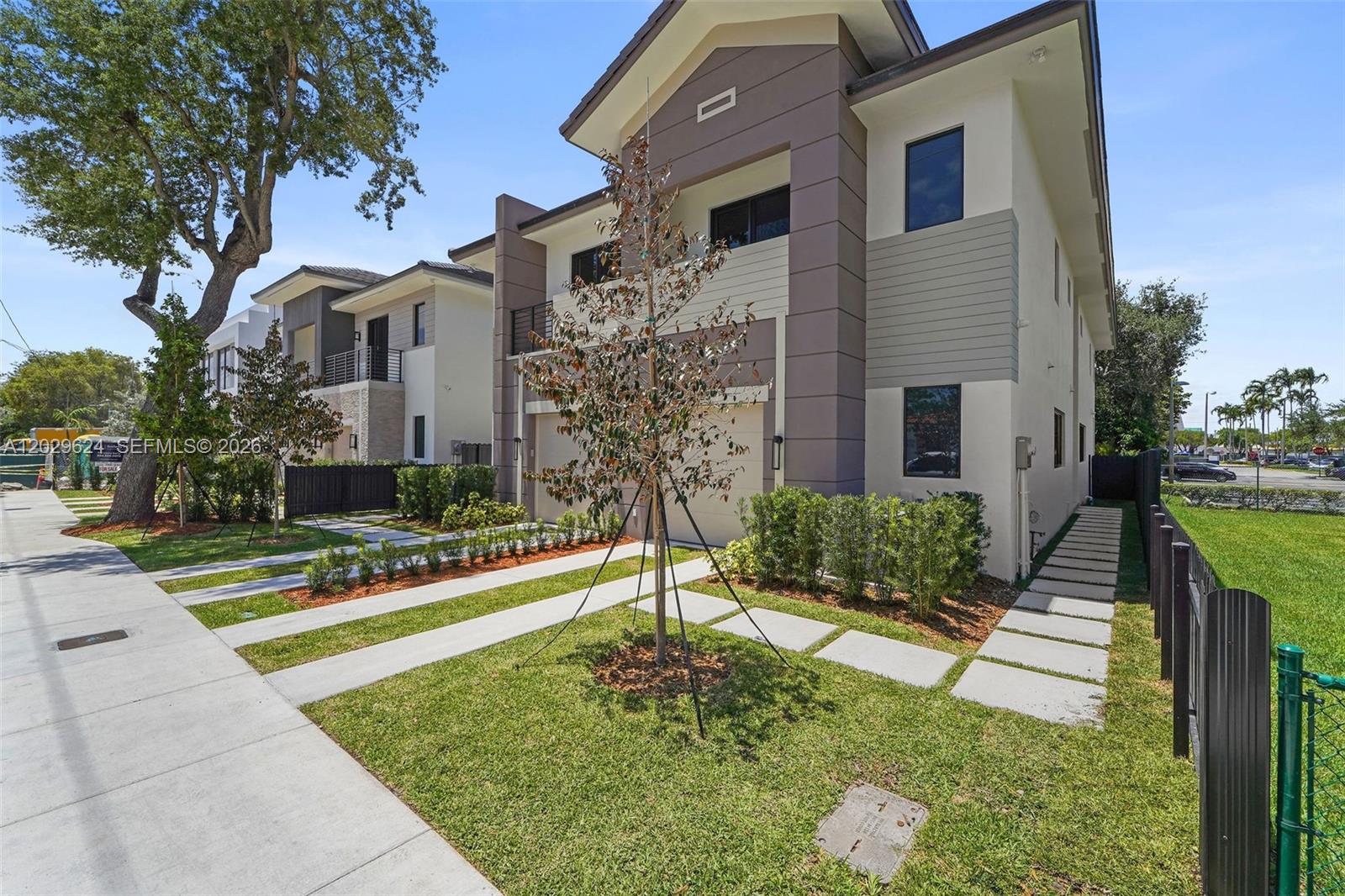 2735 SW 23rd Ter Miami, FL 33145