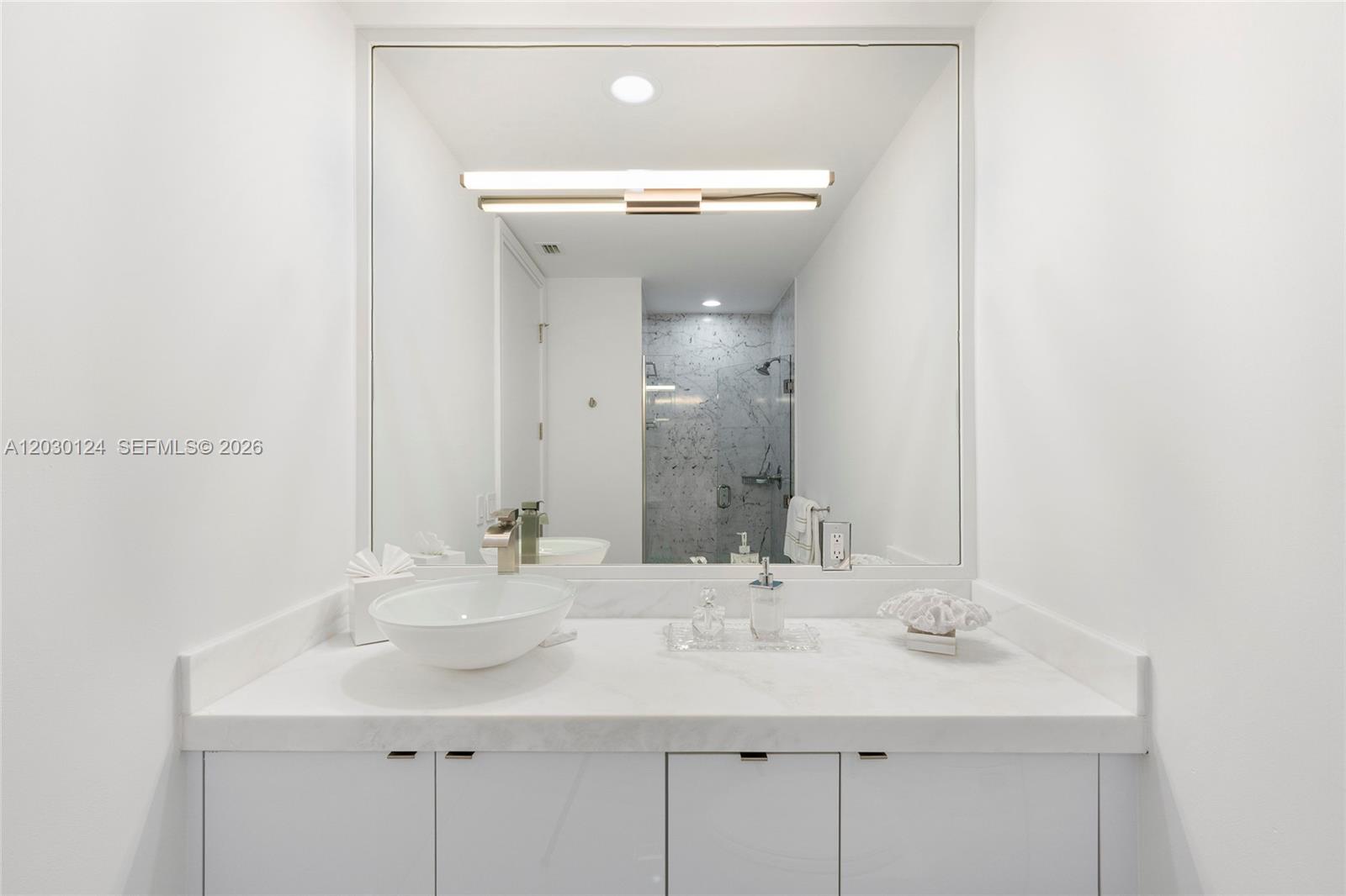 5959 Collins Ave #807 Miami Beach, FL 33140