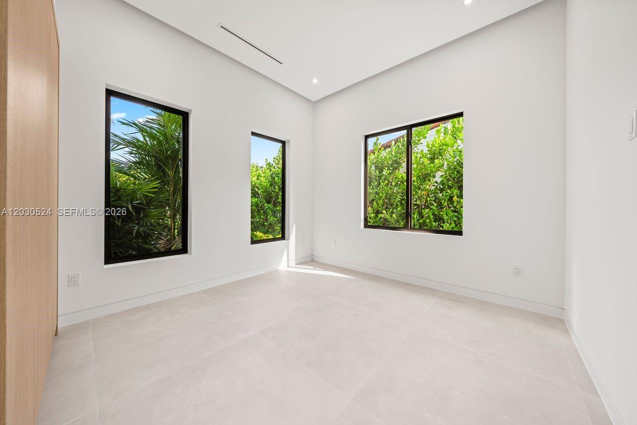 1910 SW 33rd Ave Miami, FL 33145