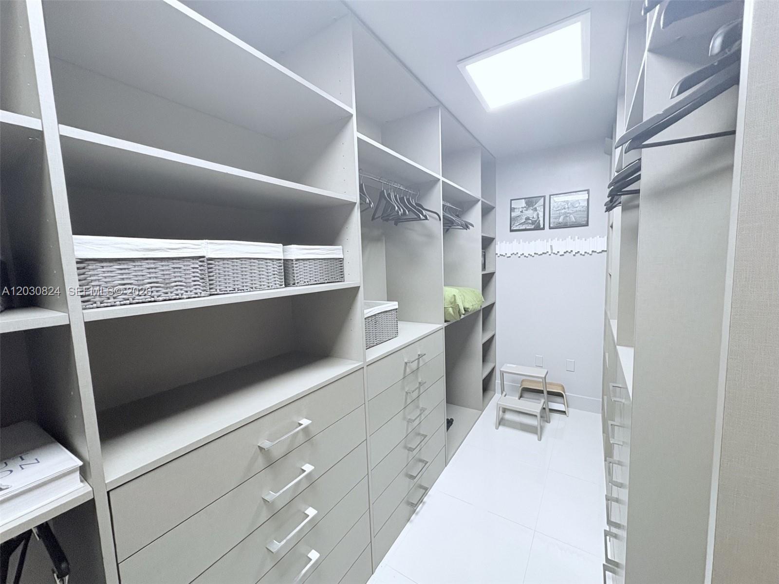 10275 Collins Ave #1522 Bal Harbour, FL 33154
