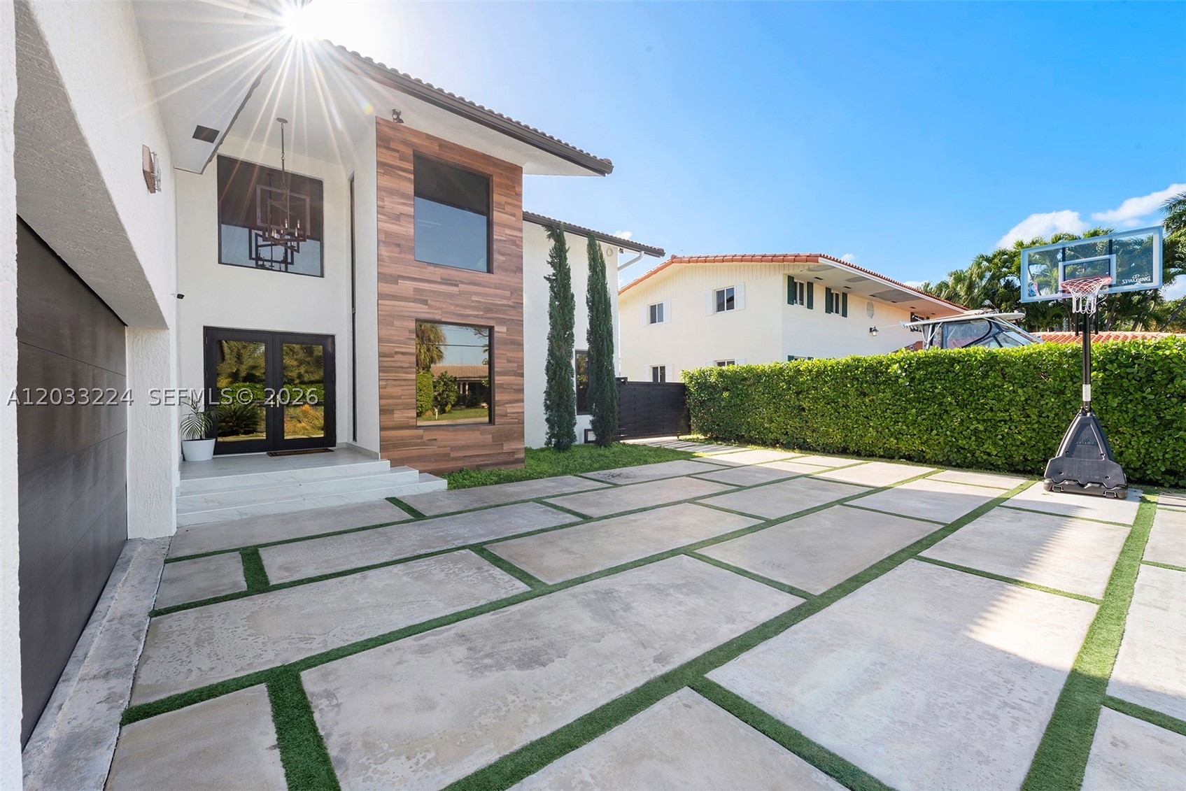 1942 NE 119th North Miami, FL 33181