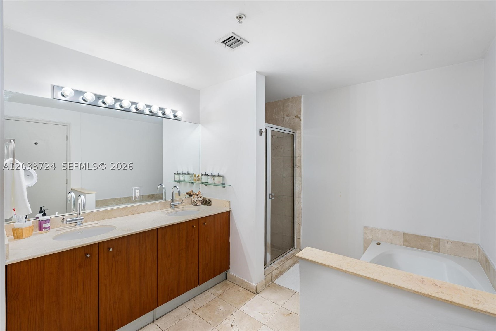 5970 Indian Crk Dr #207 Miami Beach, FL 33140