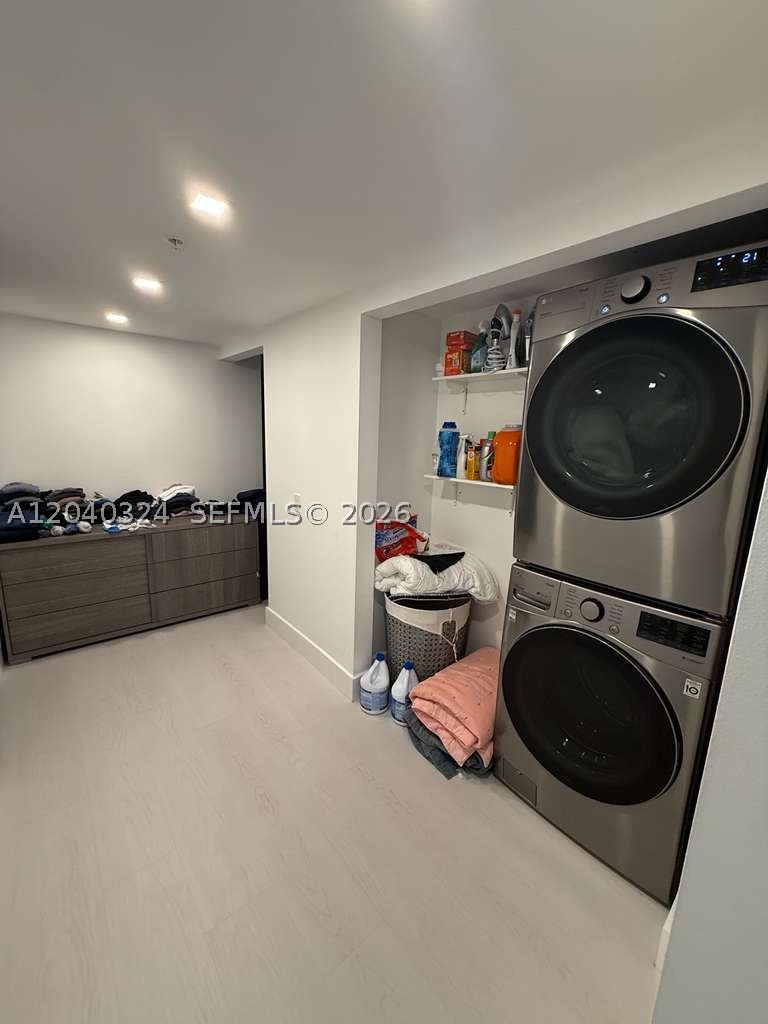 41 SE 5th St #1708 Miami, FL 33131