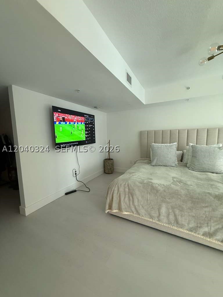 41 SE 5th St #1708 Miami, FL 33131