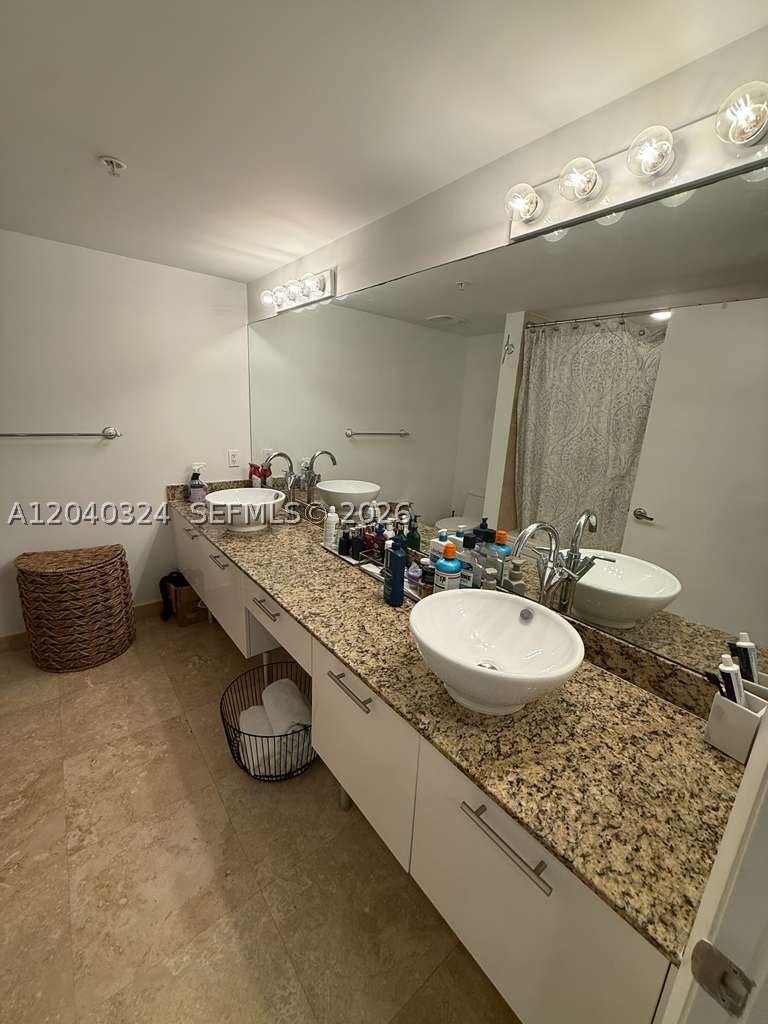 41 SE 5th St #1708 Miami, FL 33131