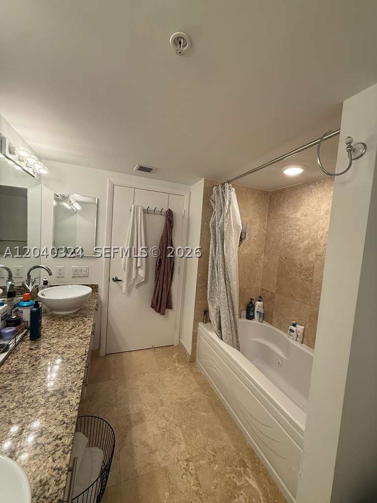 41 SE 5th St #1708 Miami, FL 33131