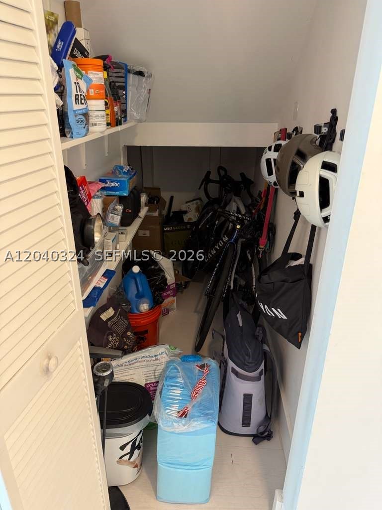 41 SE 5th St #1708 Miami, FL 33131