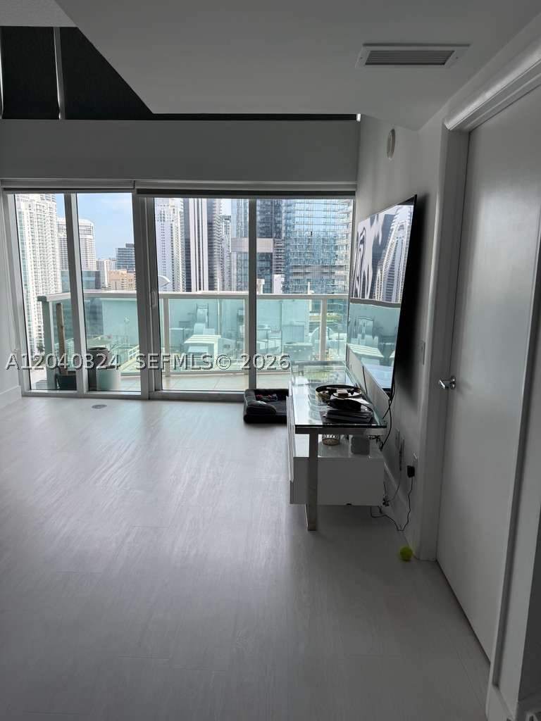 41 SE 5th St #1708 Miami, FL 33131