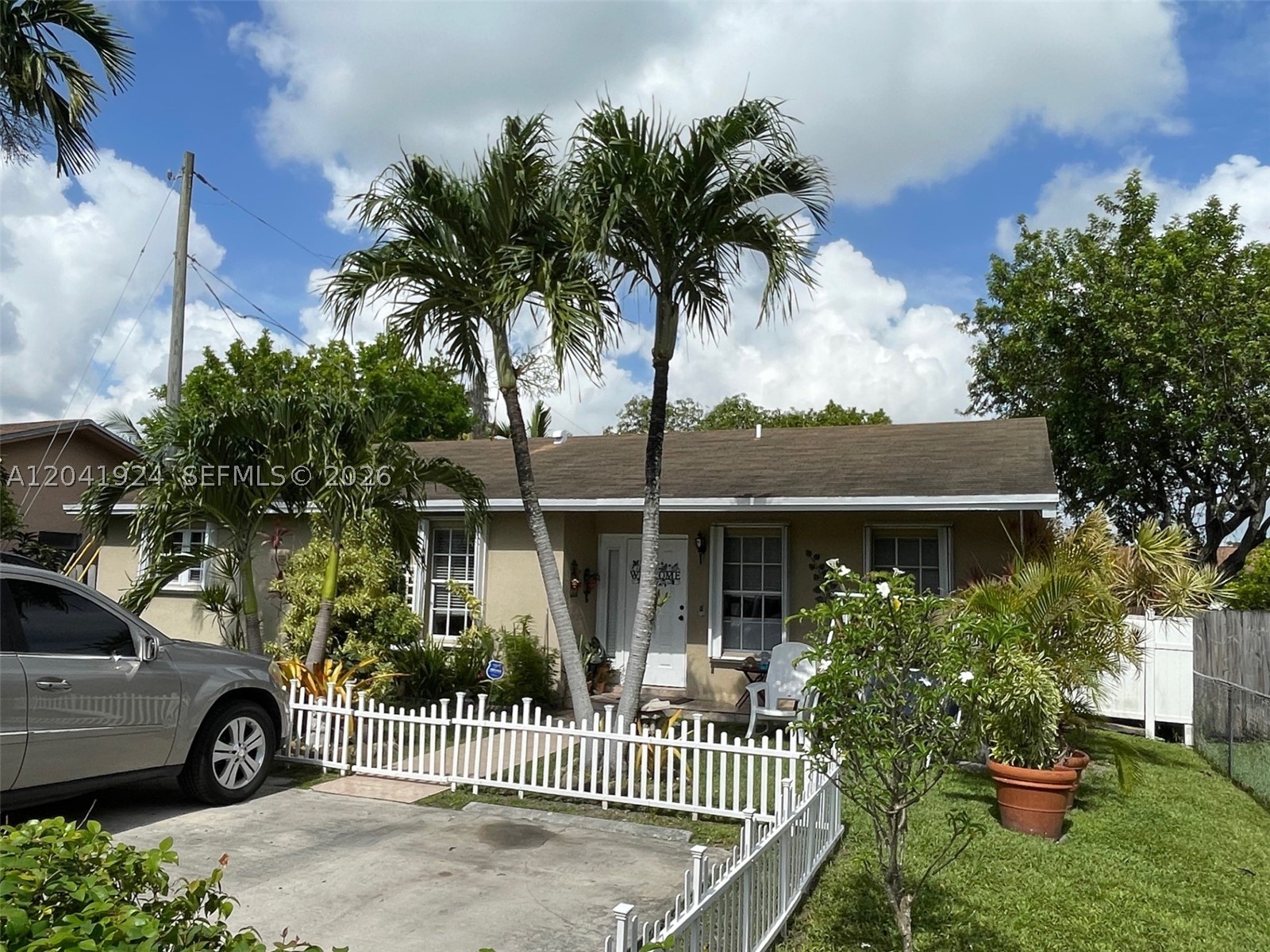 906 SW 8th Ave