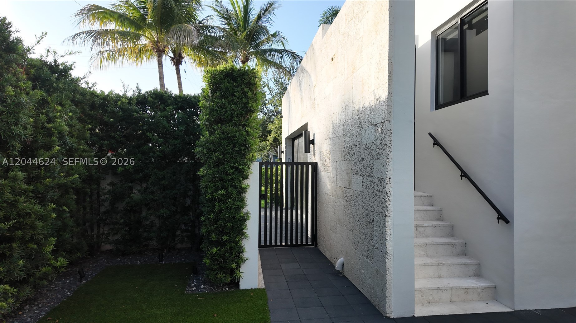 570 S Shore Dr Miami Beach, FL 33141