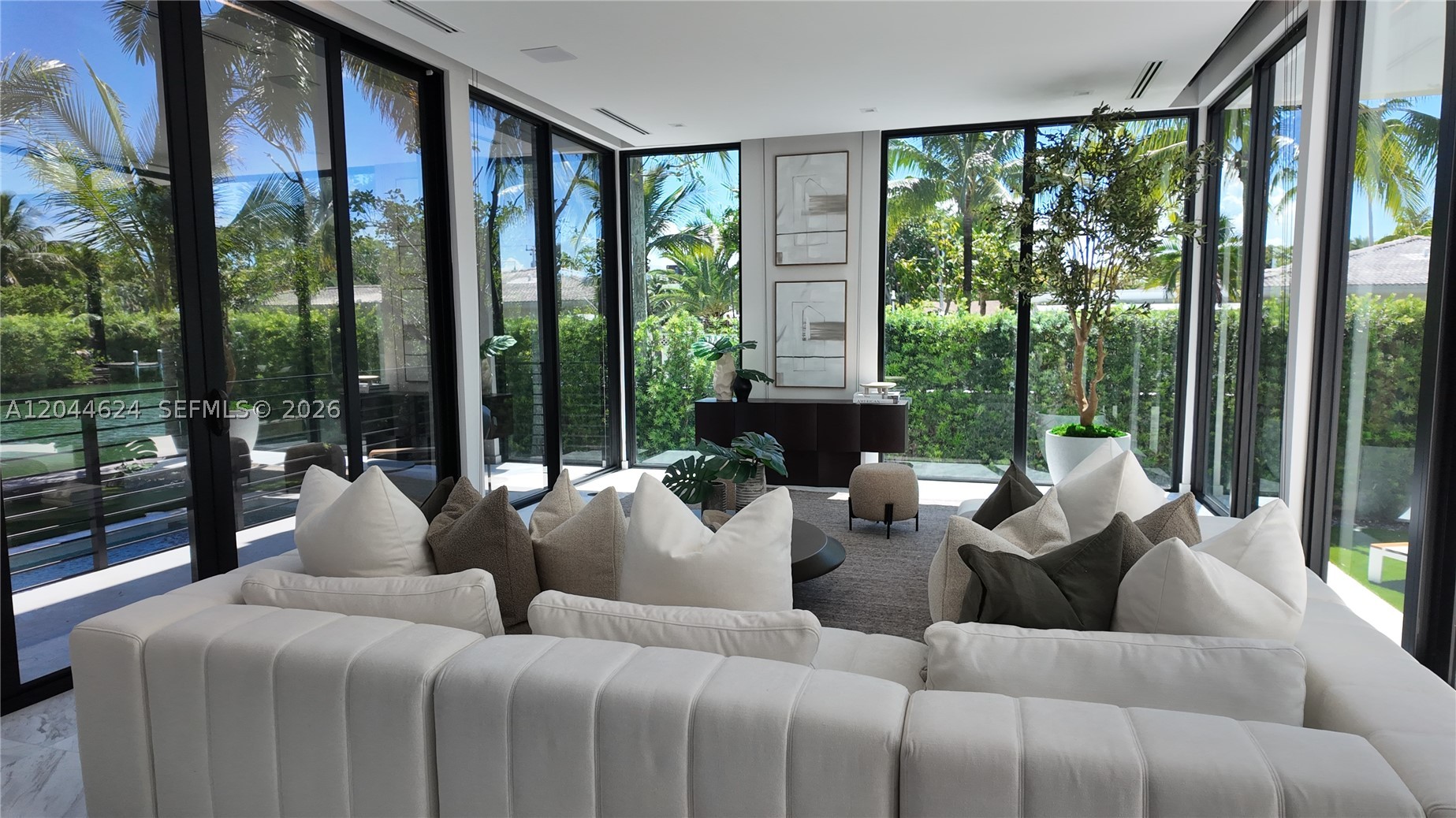 570 S Shore Dr Miami Beach, FL 33141