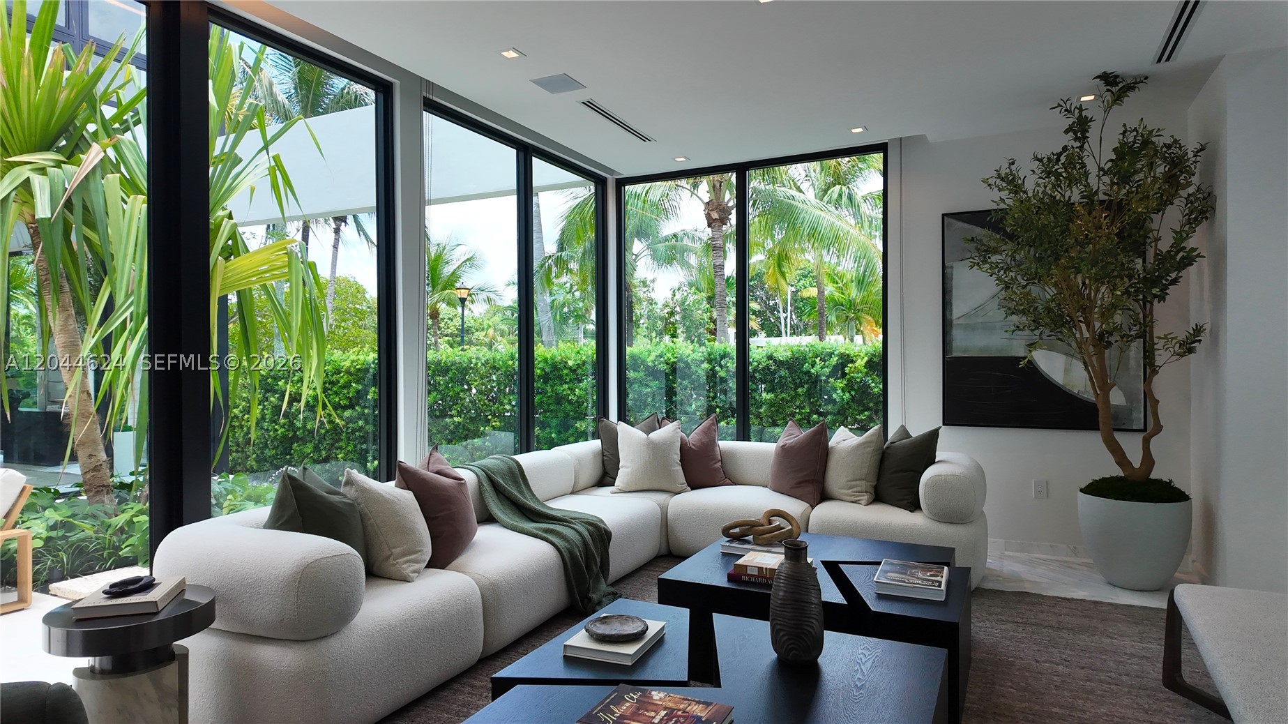 570 S Shore Dr Miami Beach, FL 33141