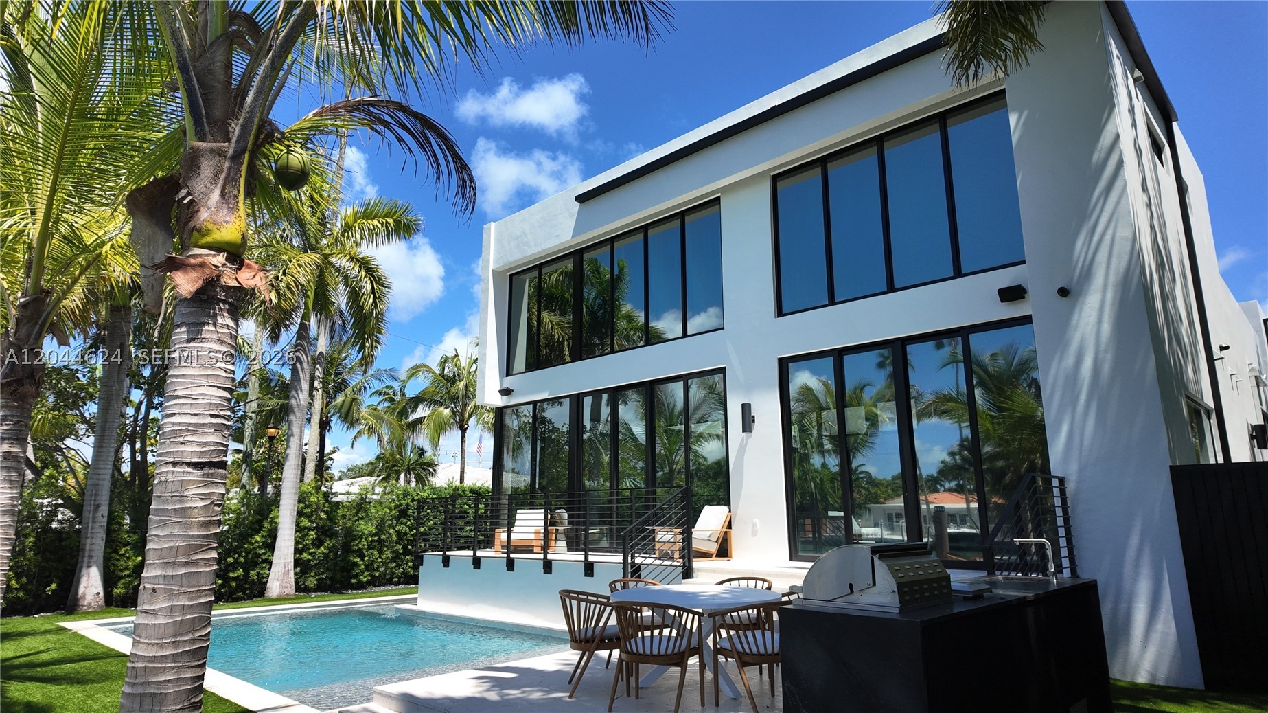 570 S Shore Dr Miami Beach, FL 33141