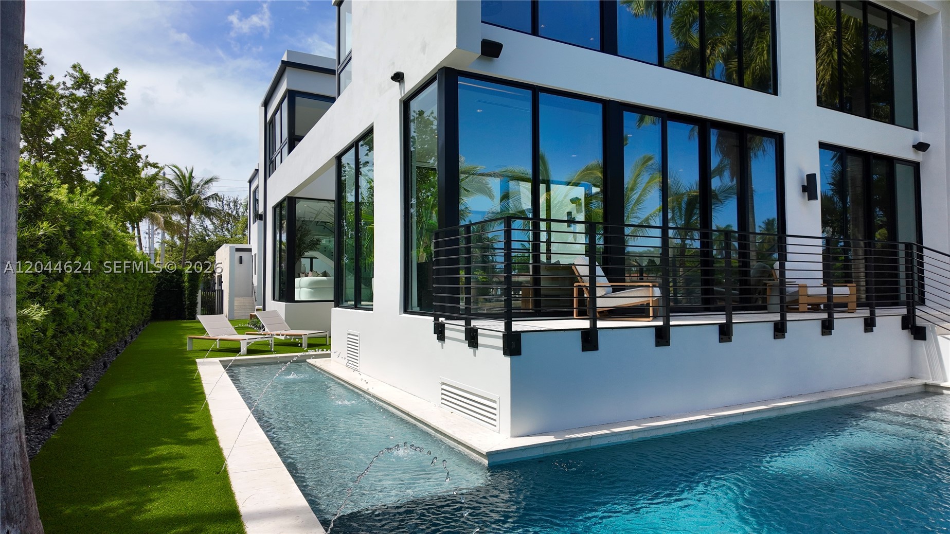 570 S Shore Dr Miami Beach, FL 33141
