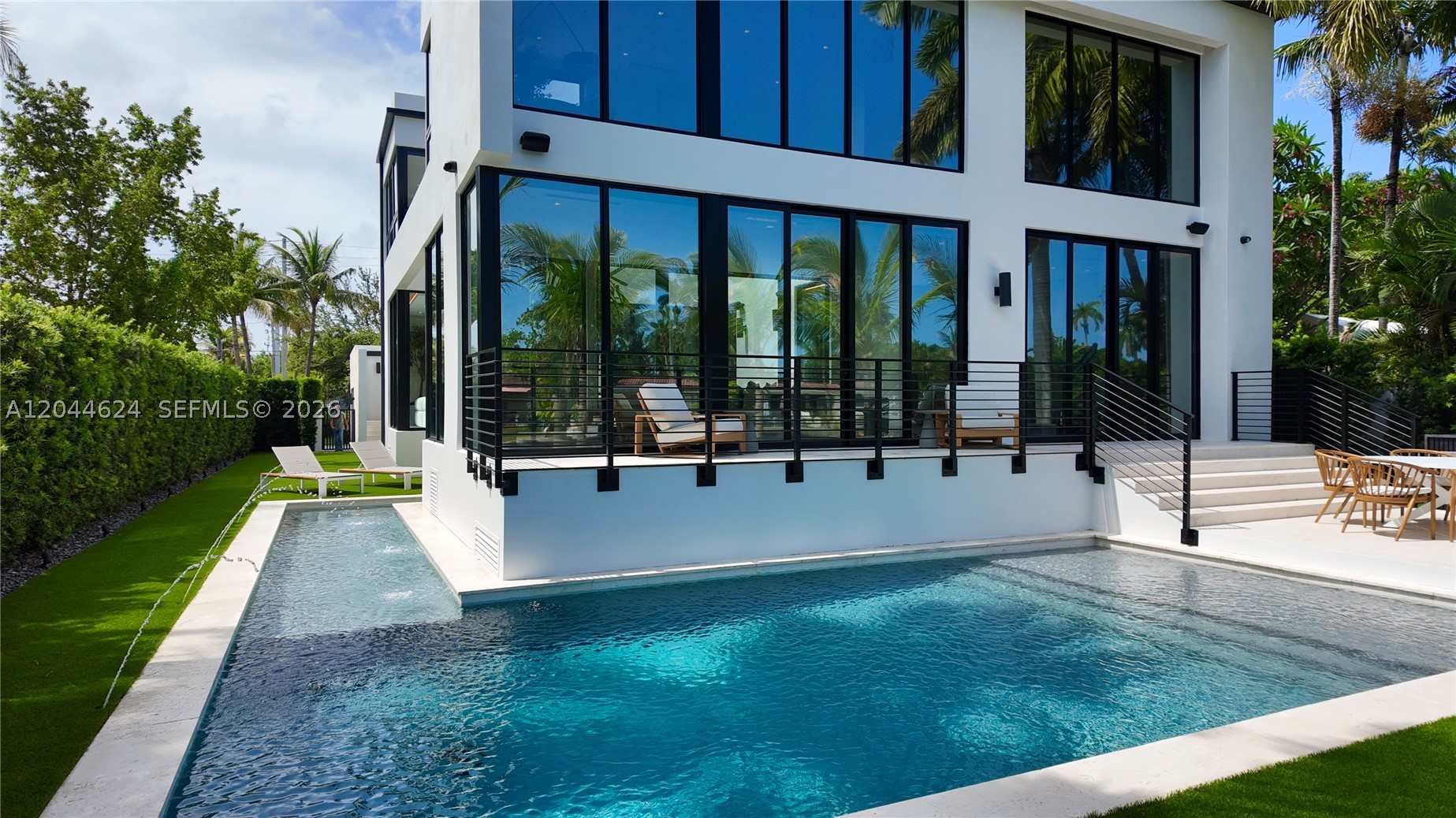 570 S Shore Dr Miami Beach, FL 33141