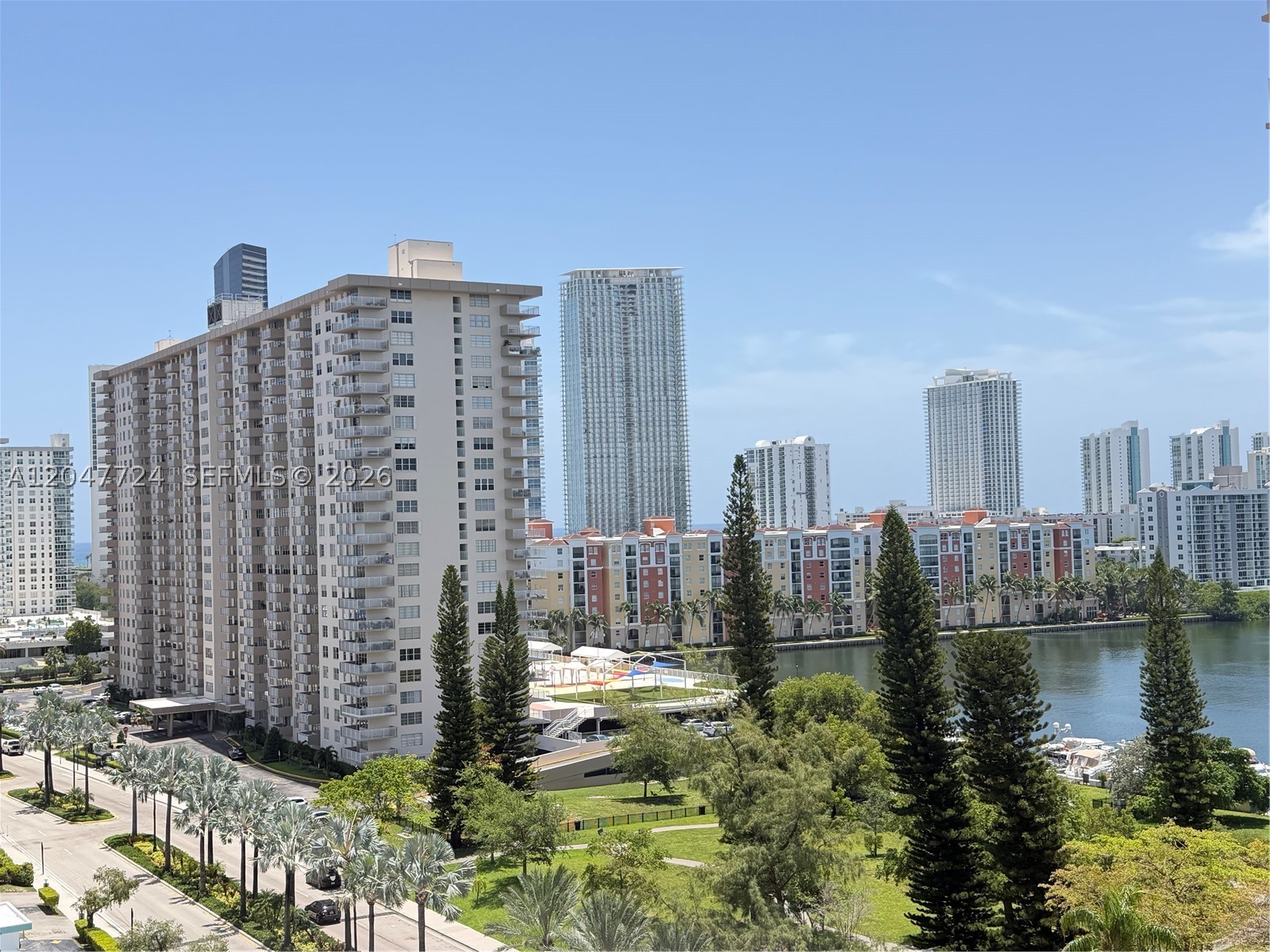 image Winston Towers 5002
