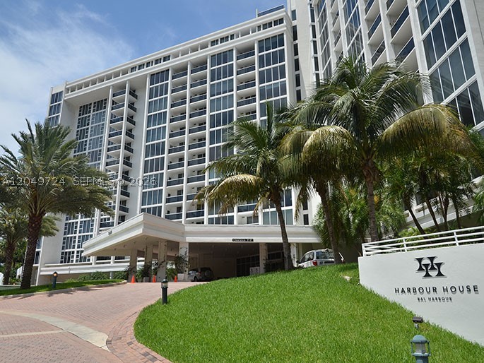 10275 Collins Ave #335