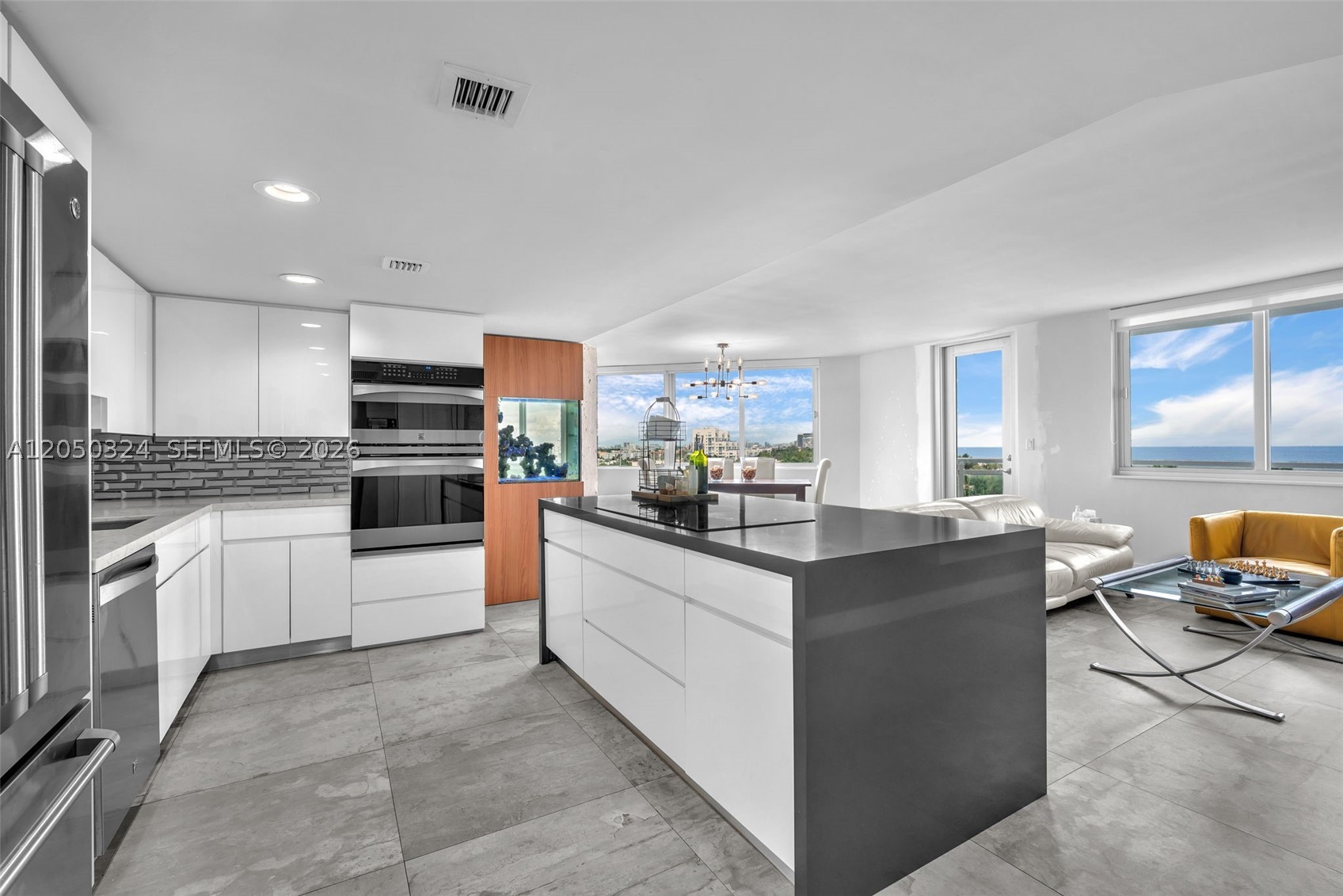 7135 Collins Ave #736