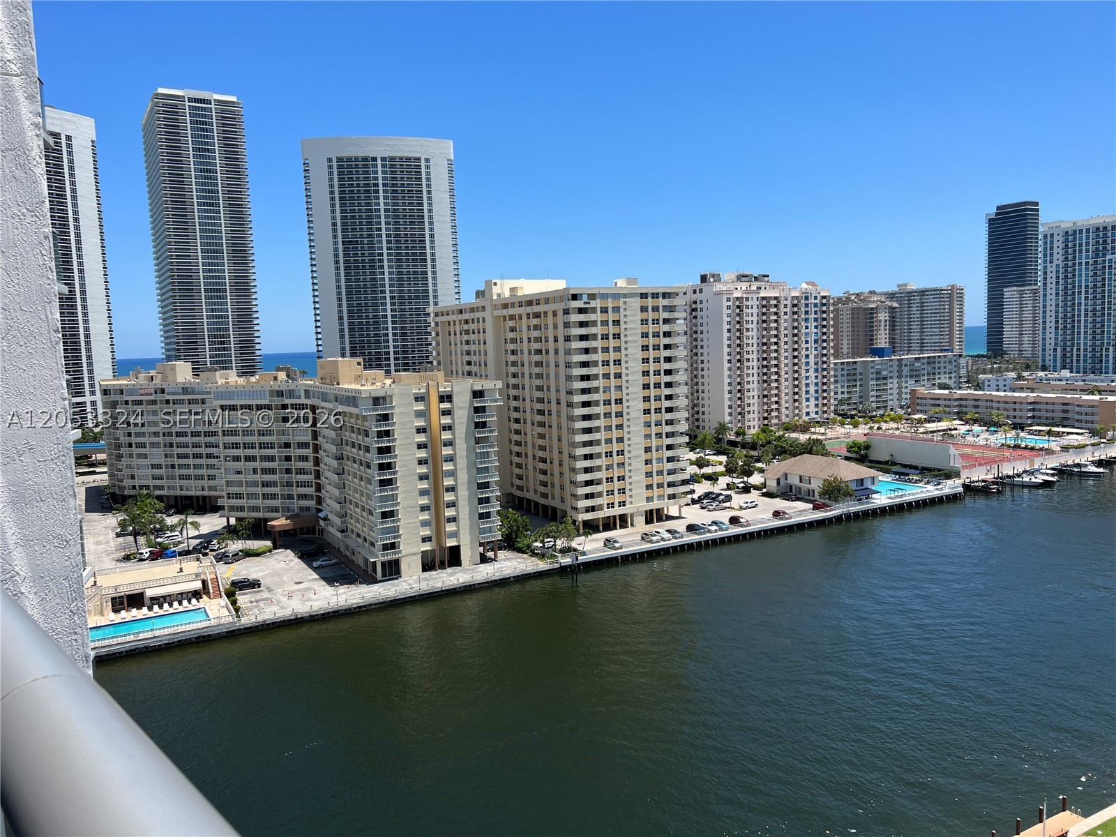 image Beachwalk Condominium10