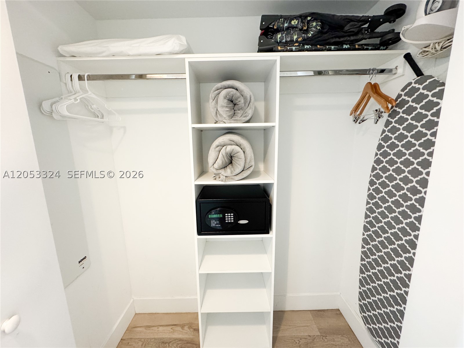 image Beachwalk Condominium13