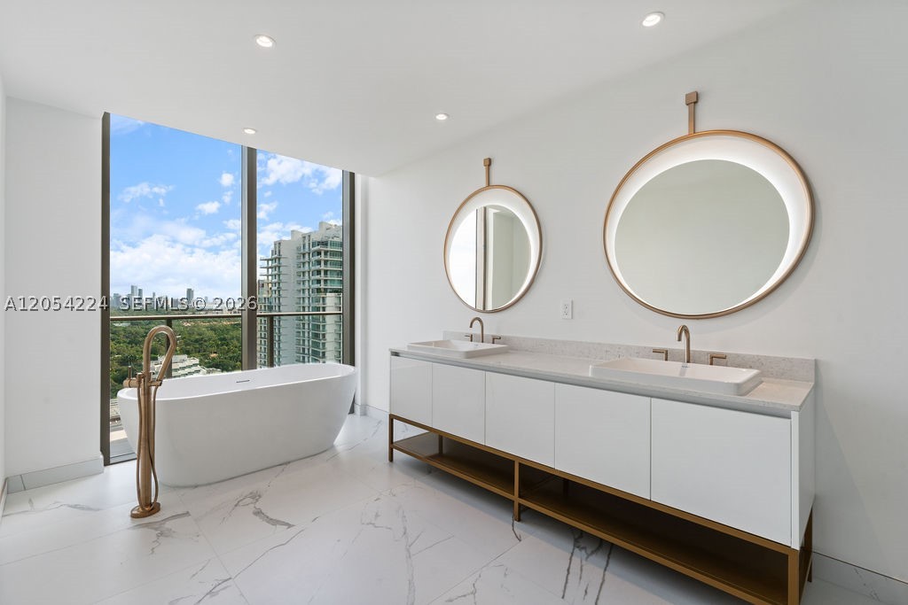 2678 Tigertail Ave #PH1 Miami, FL 33133