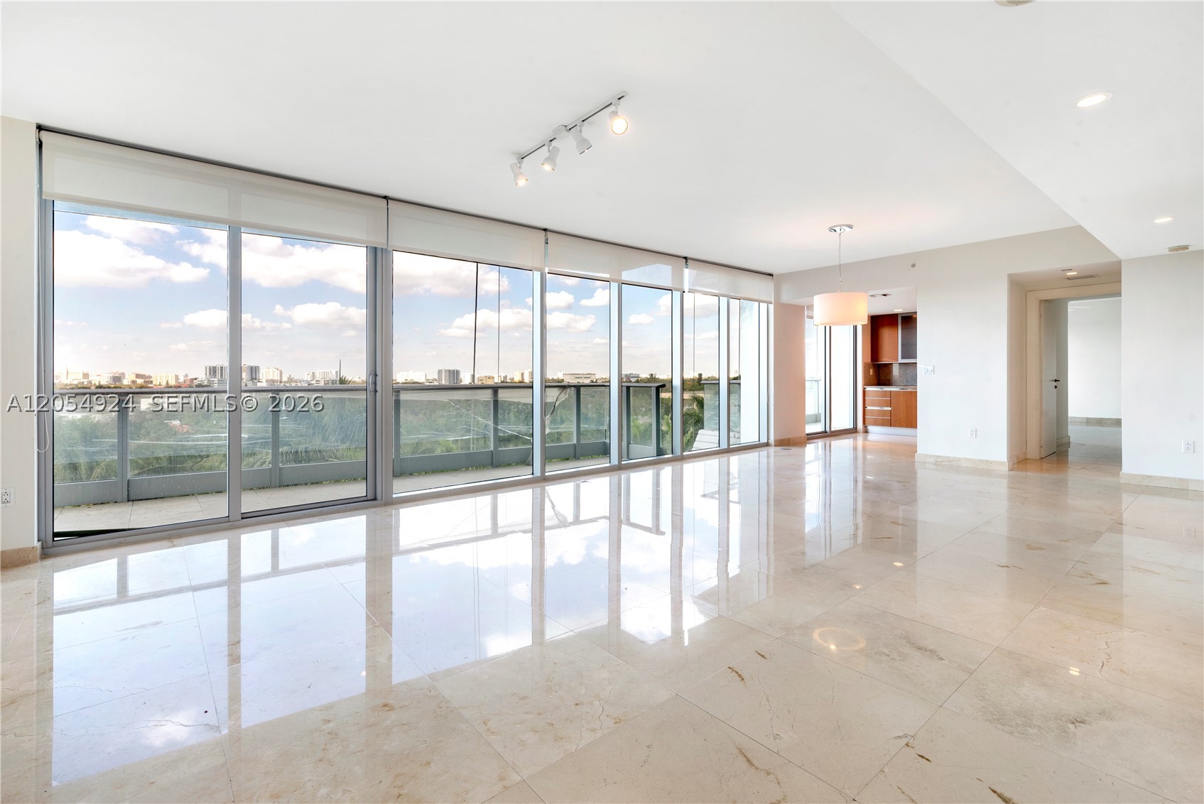 2627 S Bayshore Dr #1008