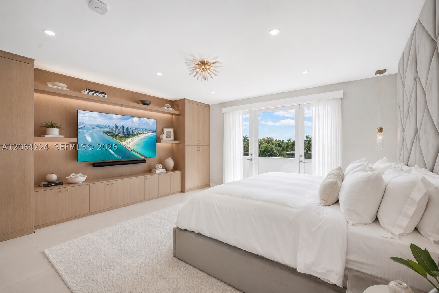 6203 Laguna Path N Miami Beach, FL 33141