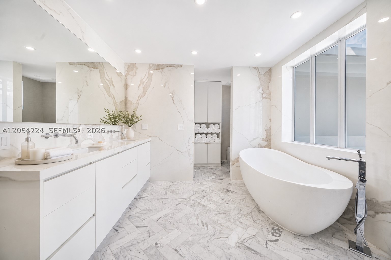 6203 Laguna Path N Miami Beach, FL 33141