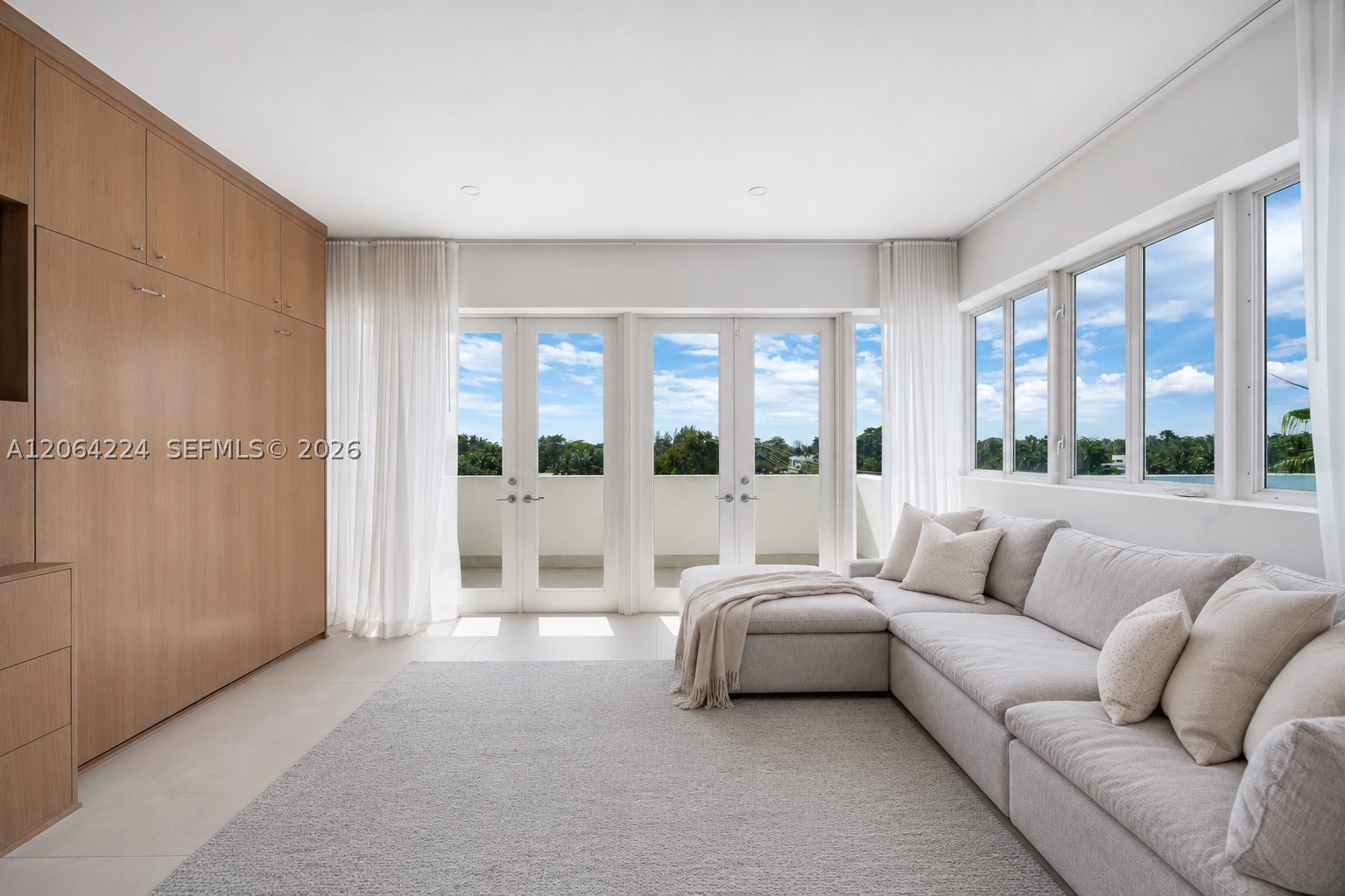 6203 Laguna Path N Miami Beach, FL 33141