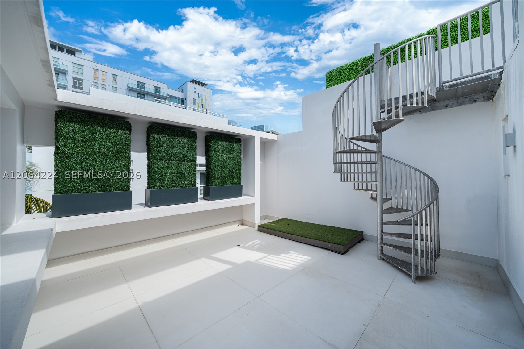 6203 Laguna Path N Miami Beach, FL 33141