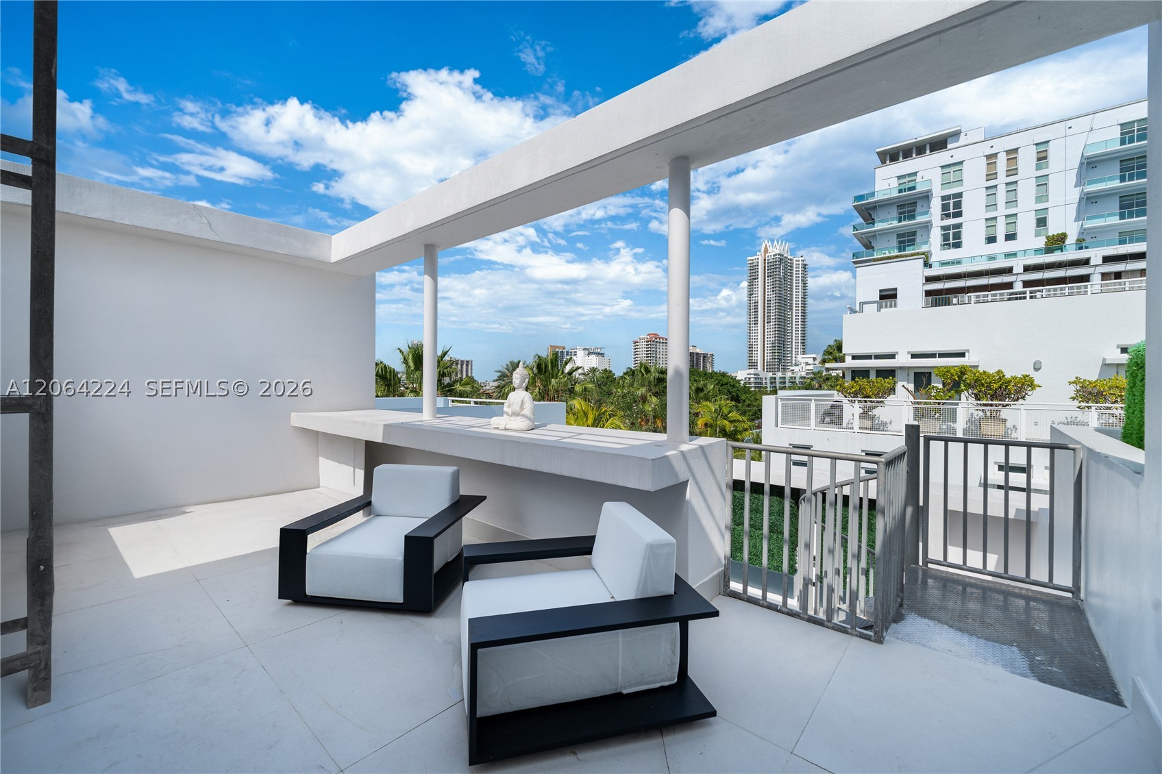 6203 Laguna Path N Miami Beach, FL 33141