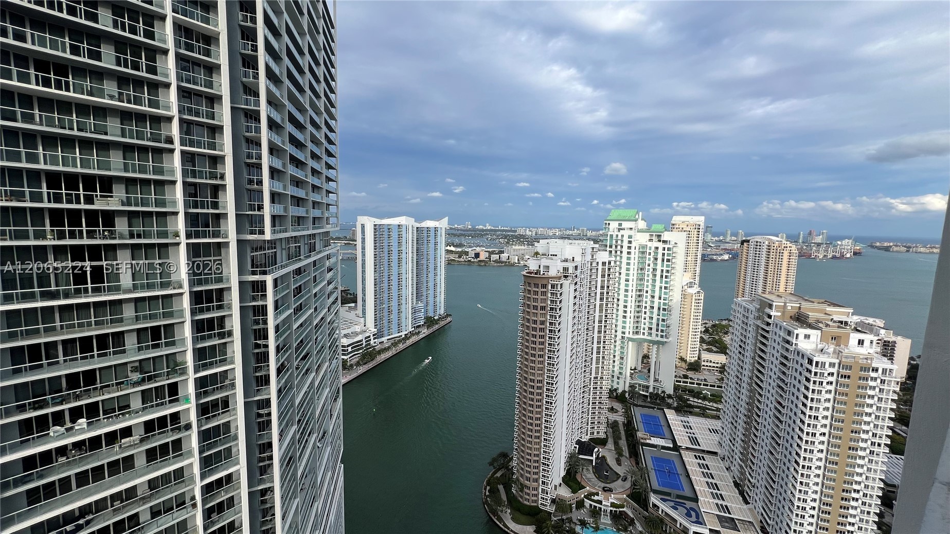 495 Brickell Ave #4308