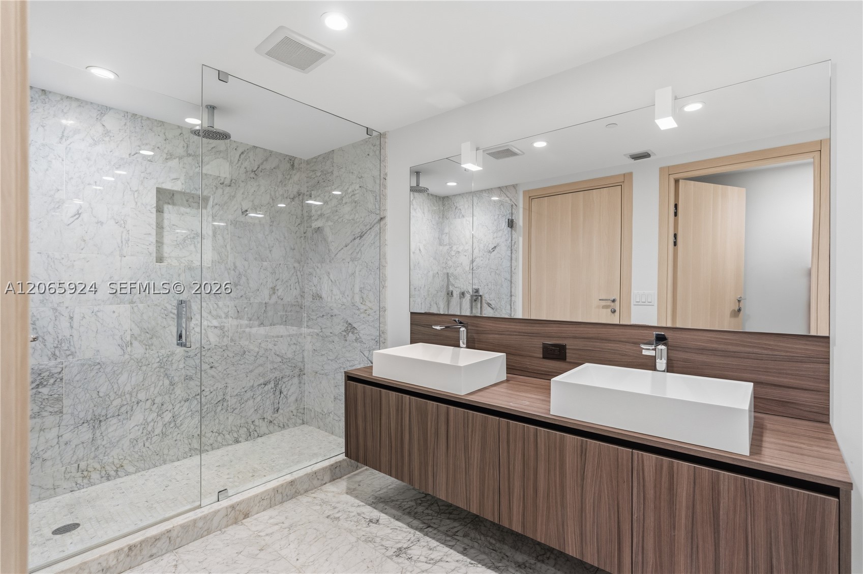 image Brickell Flatiron19