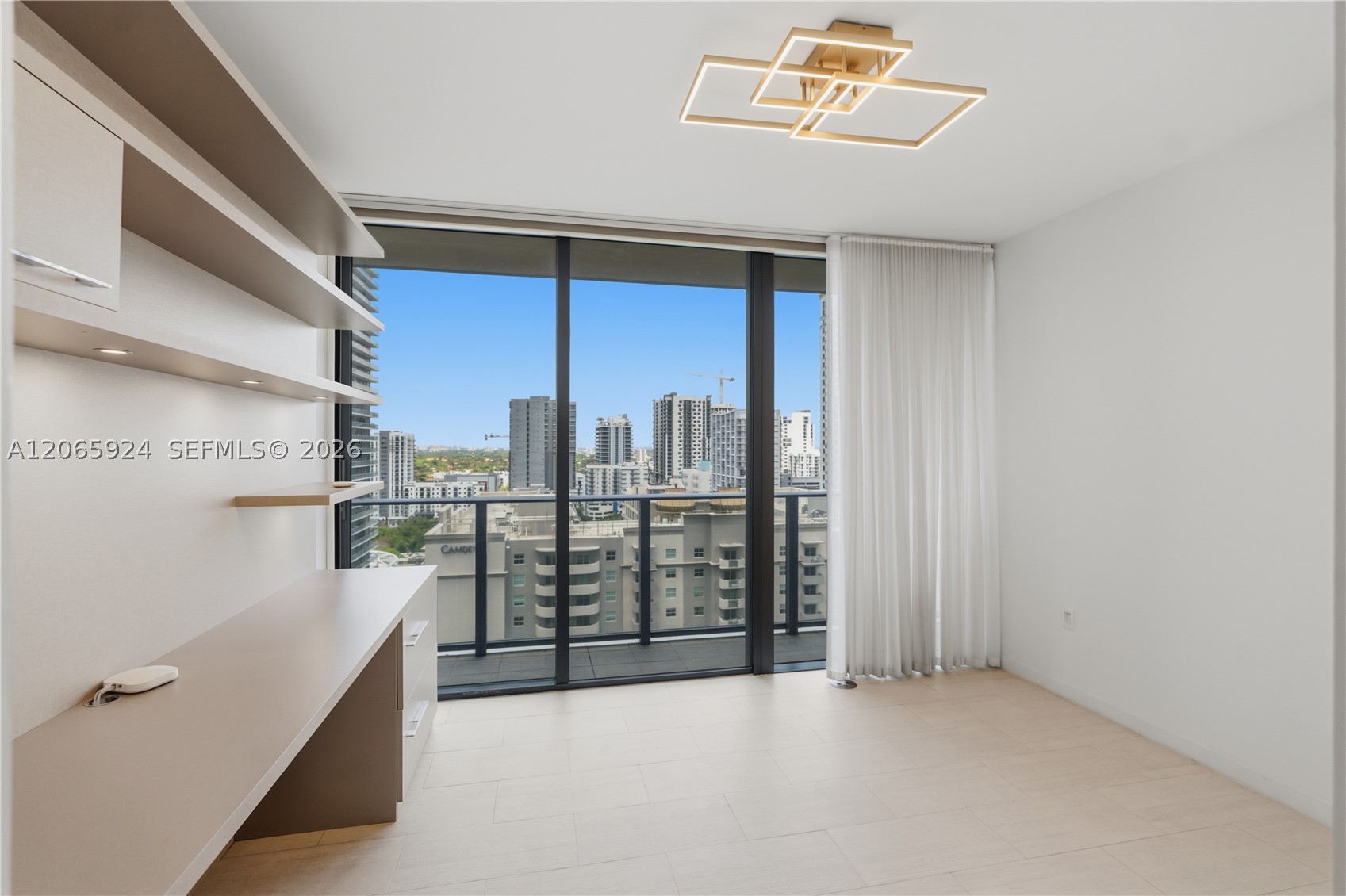 image Brickell Flatiron24