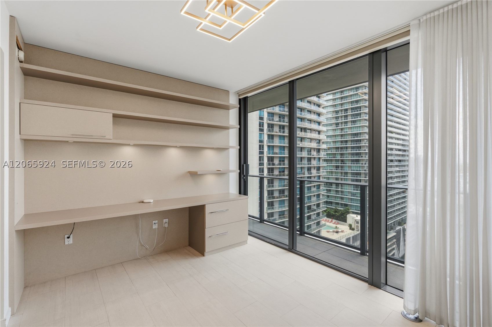 image Brickell Flatiron25