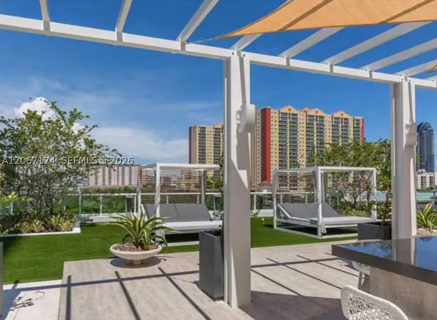 image 400 Sunny Isles37