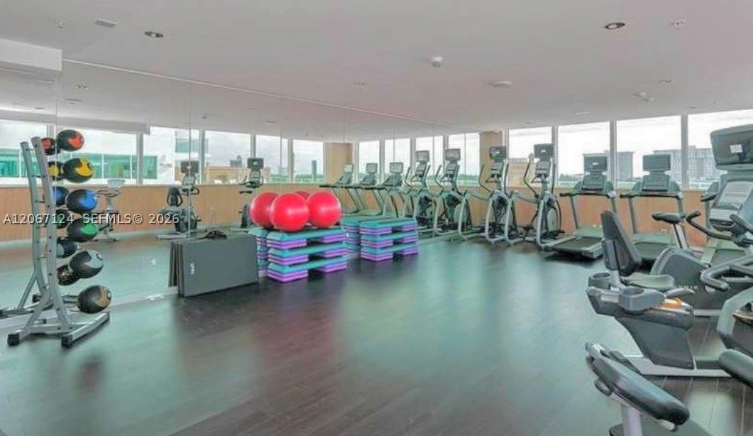 image 400 Sunny Isles41