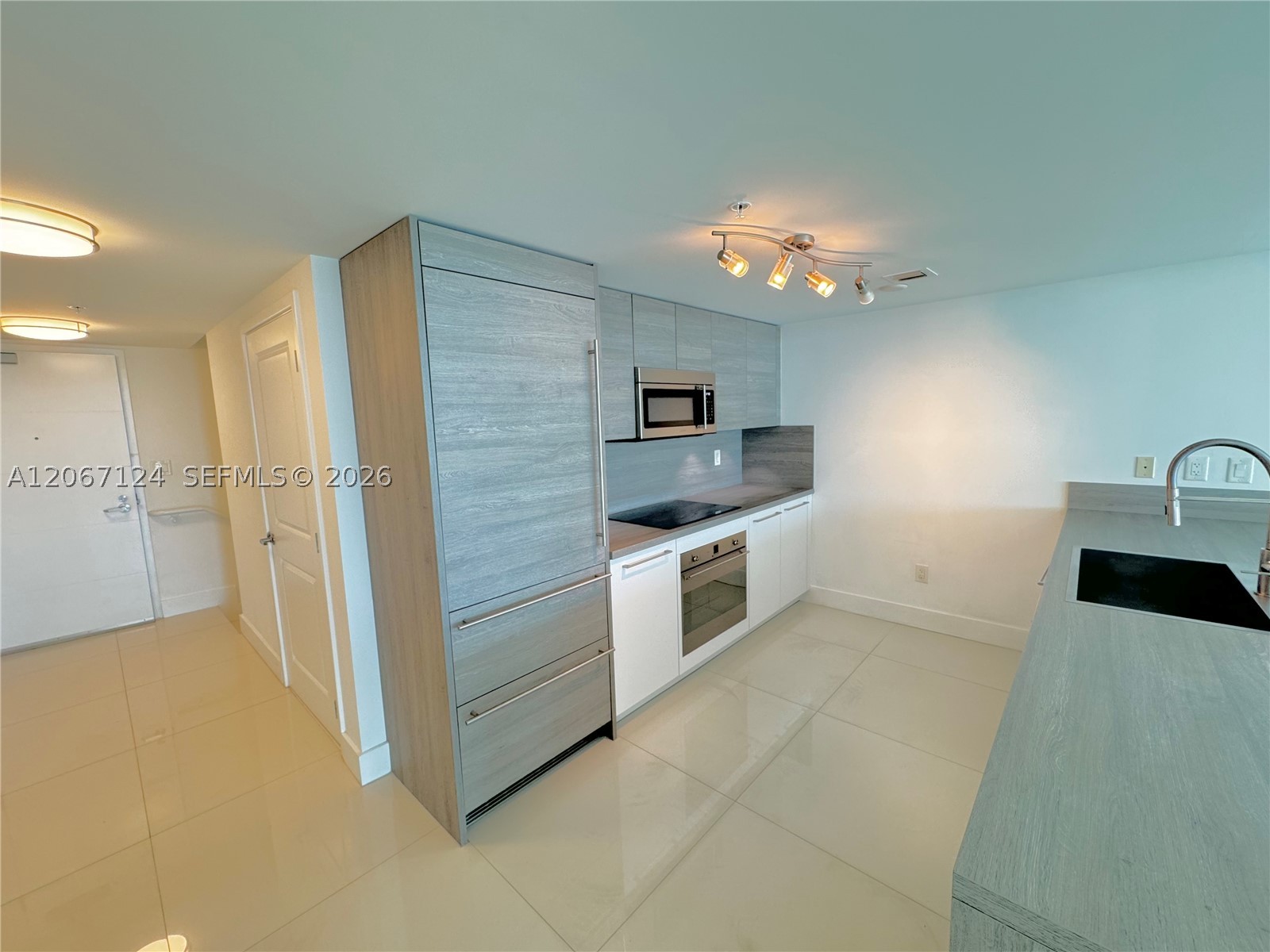 image 400 Sunny Isles5