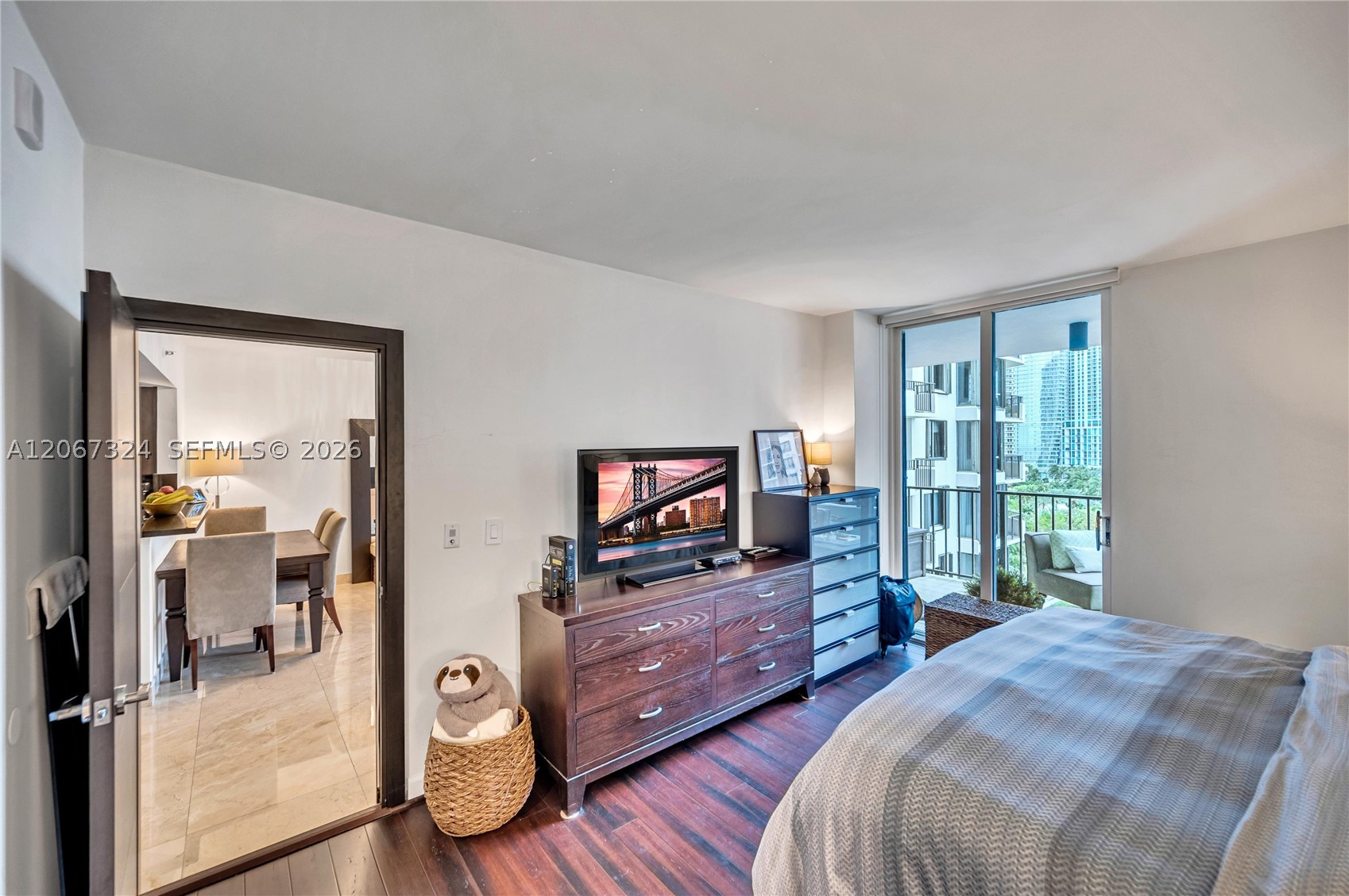 image Brickell Key One12